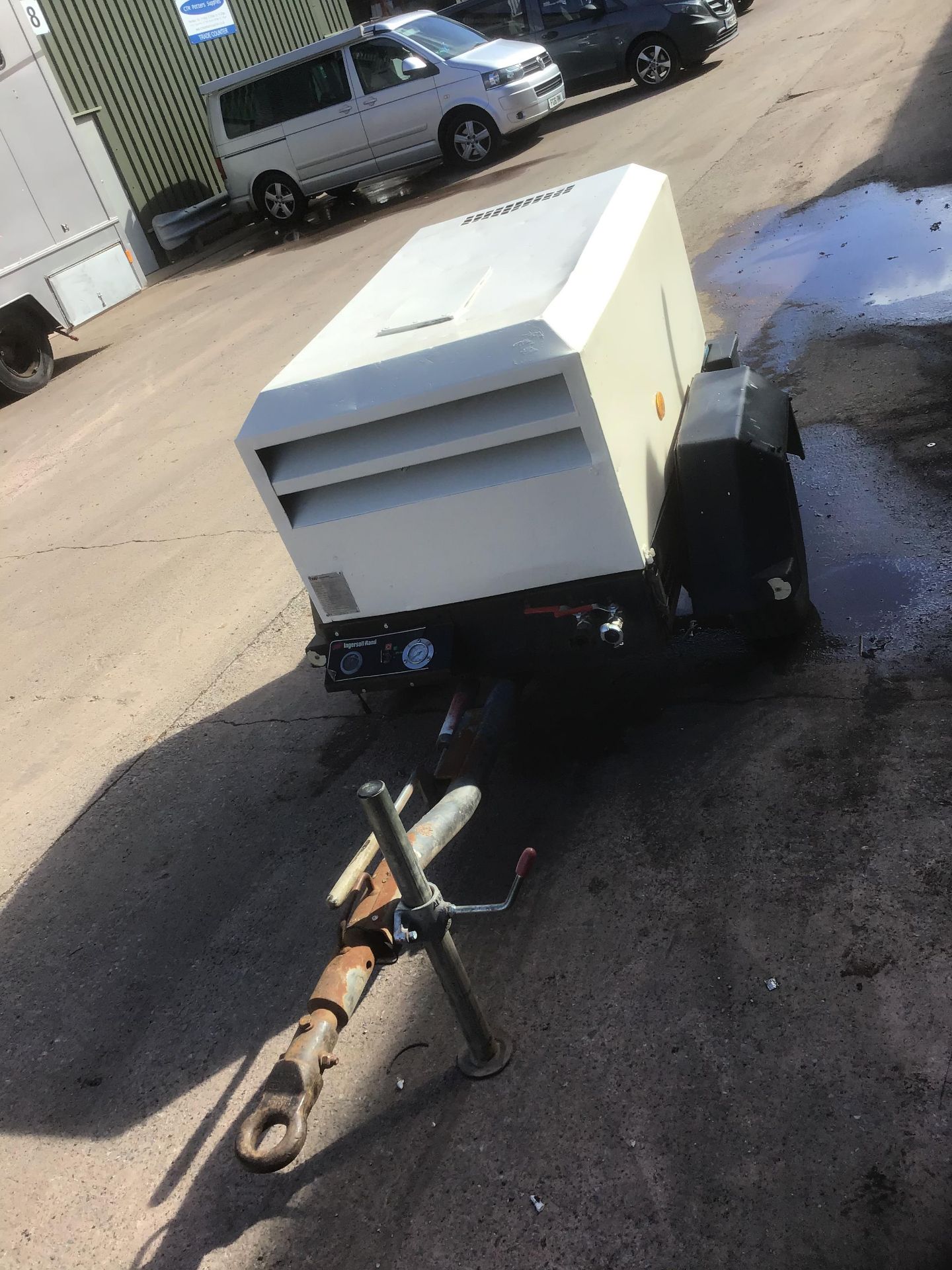 Doosan 2 tool fast tow compressor