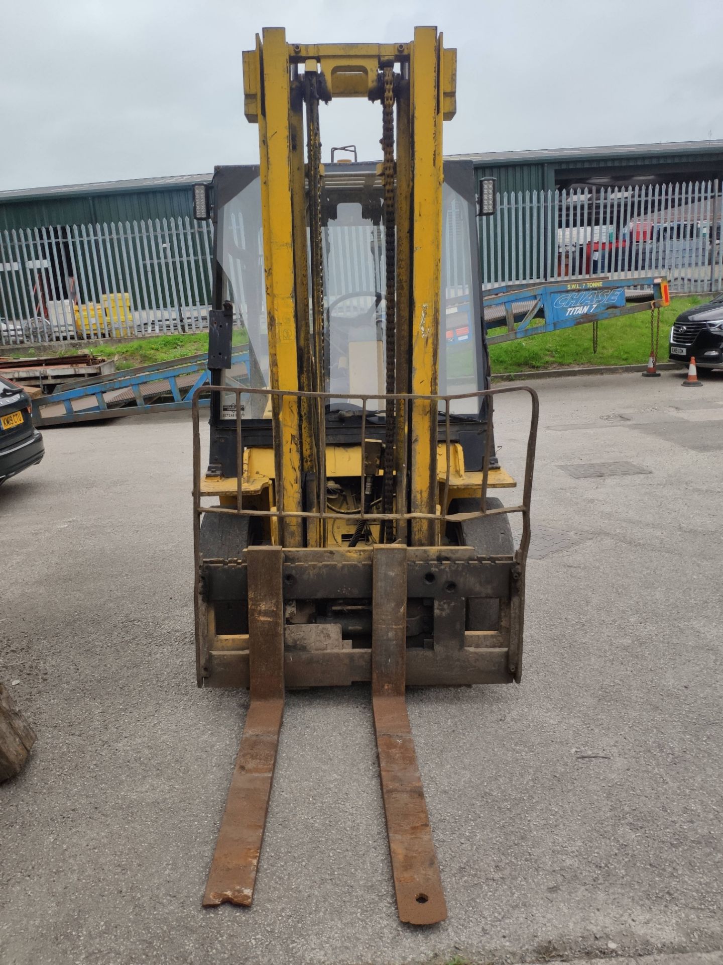 Caterpillar V80E 4 Tonne Diesel Forklift - Starts, Drives - Image 15 of 15