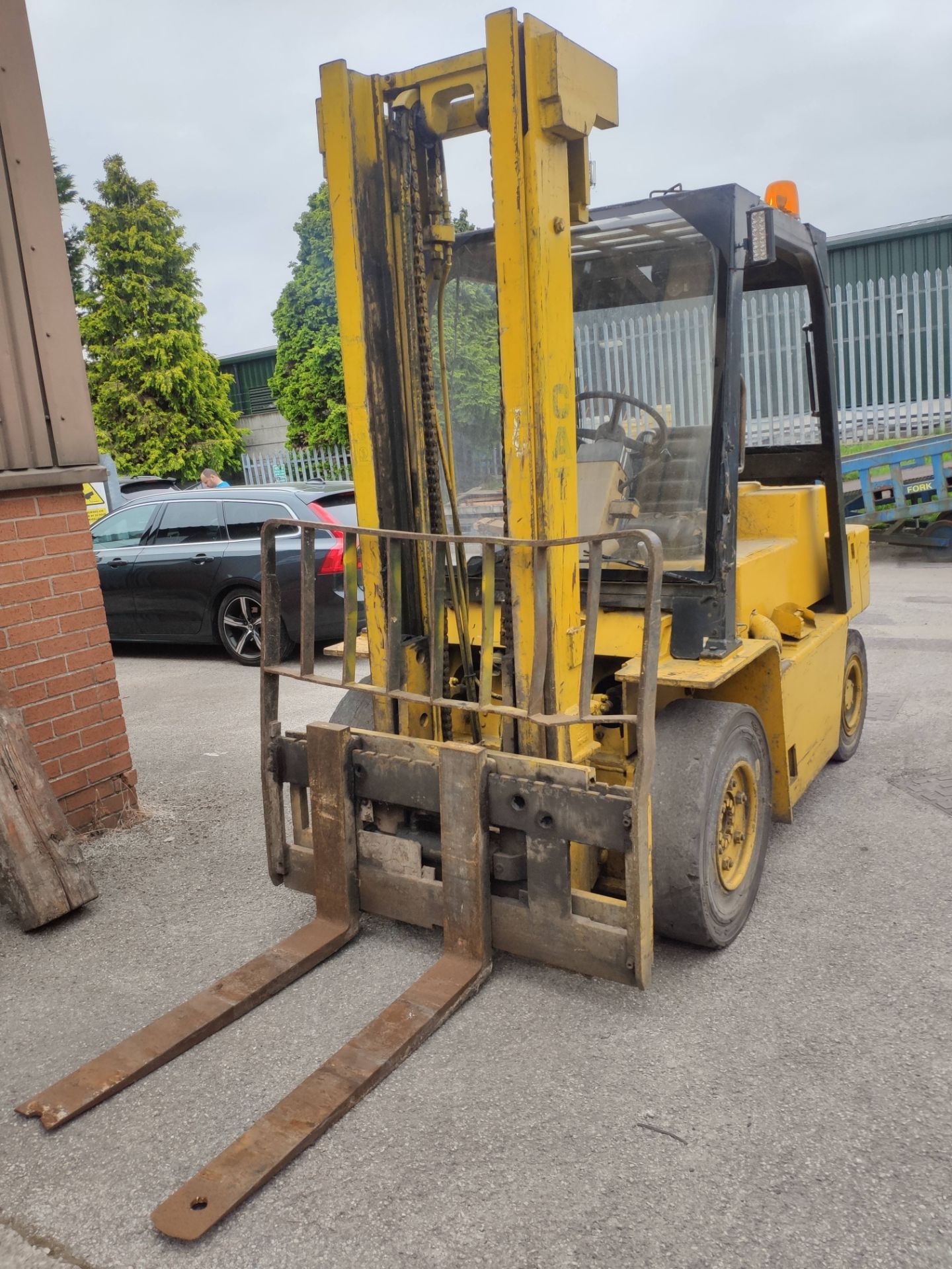 Caterpillar V80E 4 Tonne Diesel Forklift - Starts, Drives - Image 14 of 15