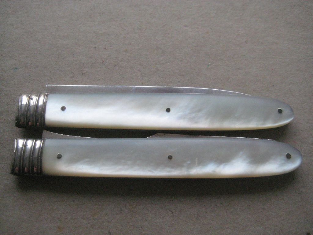 Rare George III Large Matching Mother of Pearl Hafted Silver Bladed Folding Fruit Knife and Fork - Image 7 of 7