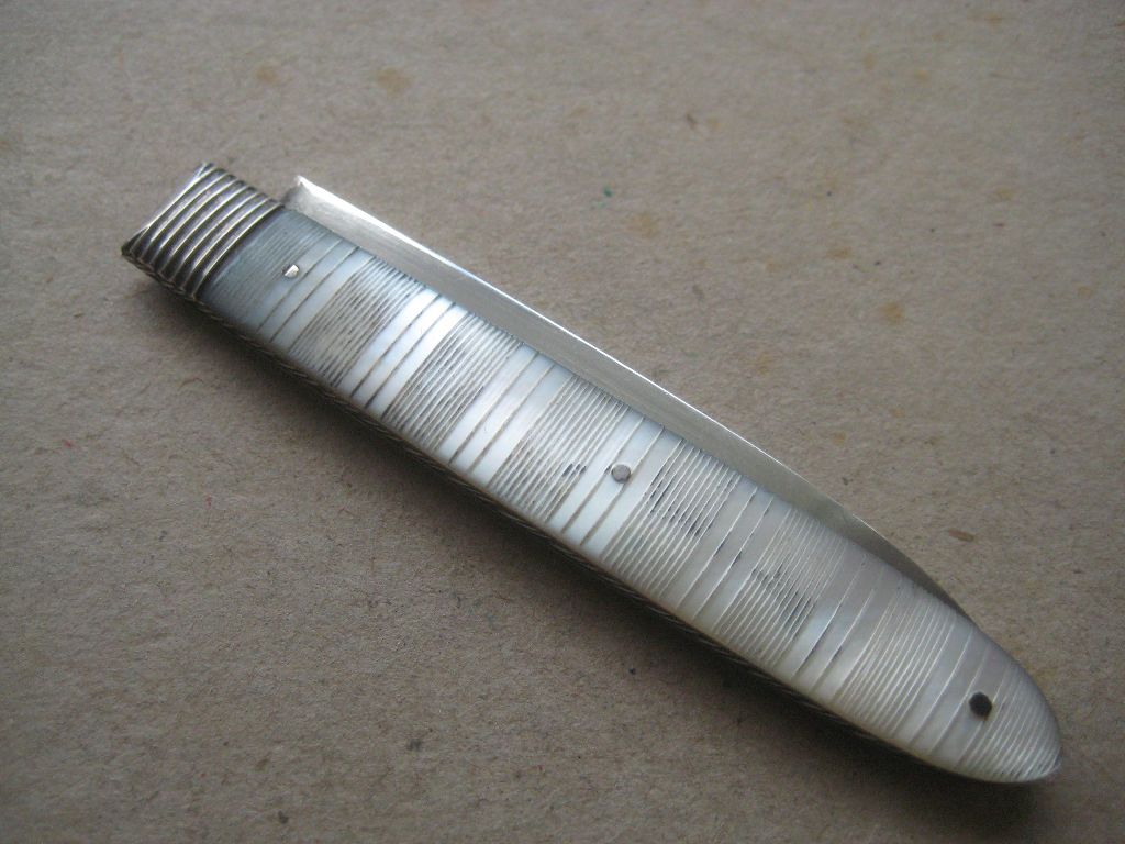 Rare George III Double Duty Mother of Pearl Hafted Silver Bladed Folding Fruit Knife - Image 10 of 10