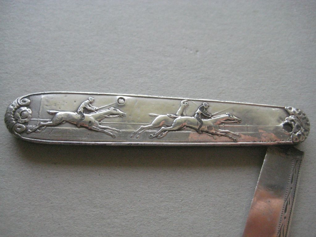 Rare George IV All Silver Hunting Decorated Silver Bladed Folding Fruit Knife - Image 3 of 9