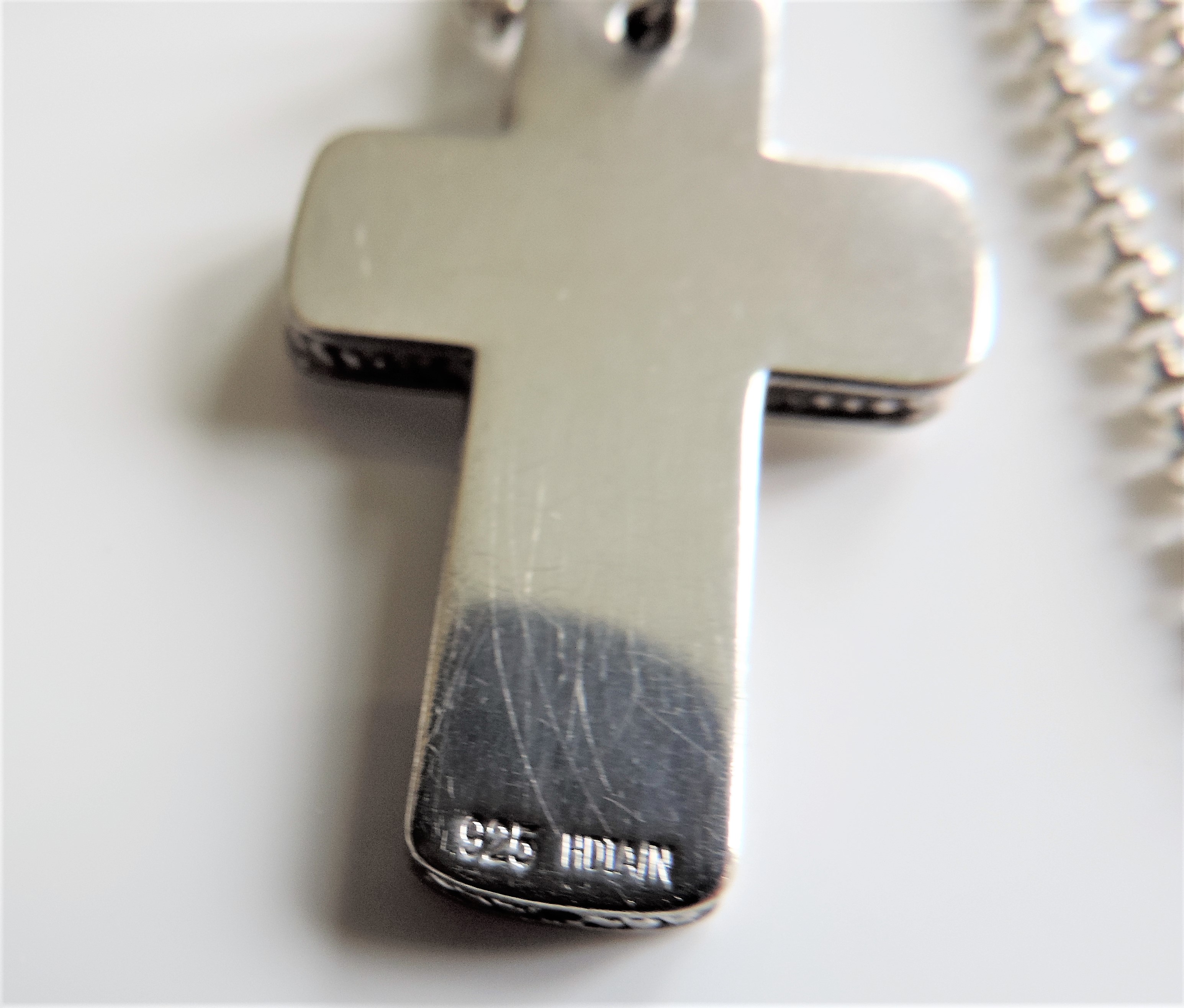 Sterling Silver Hot Diamonds Cross and Chain 17.2 grams - Image 4 of 4