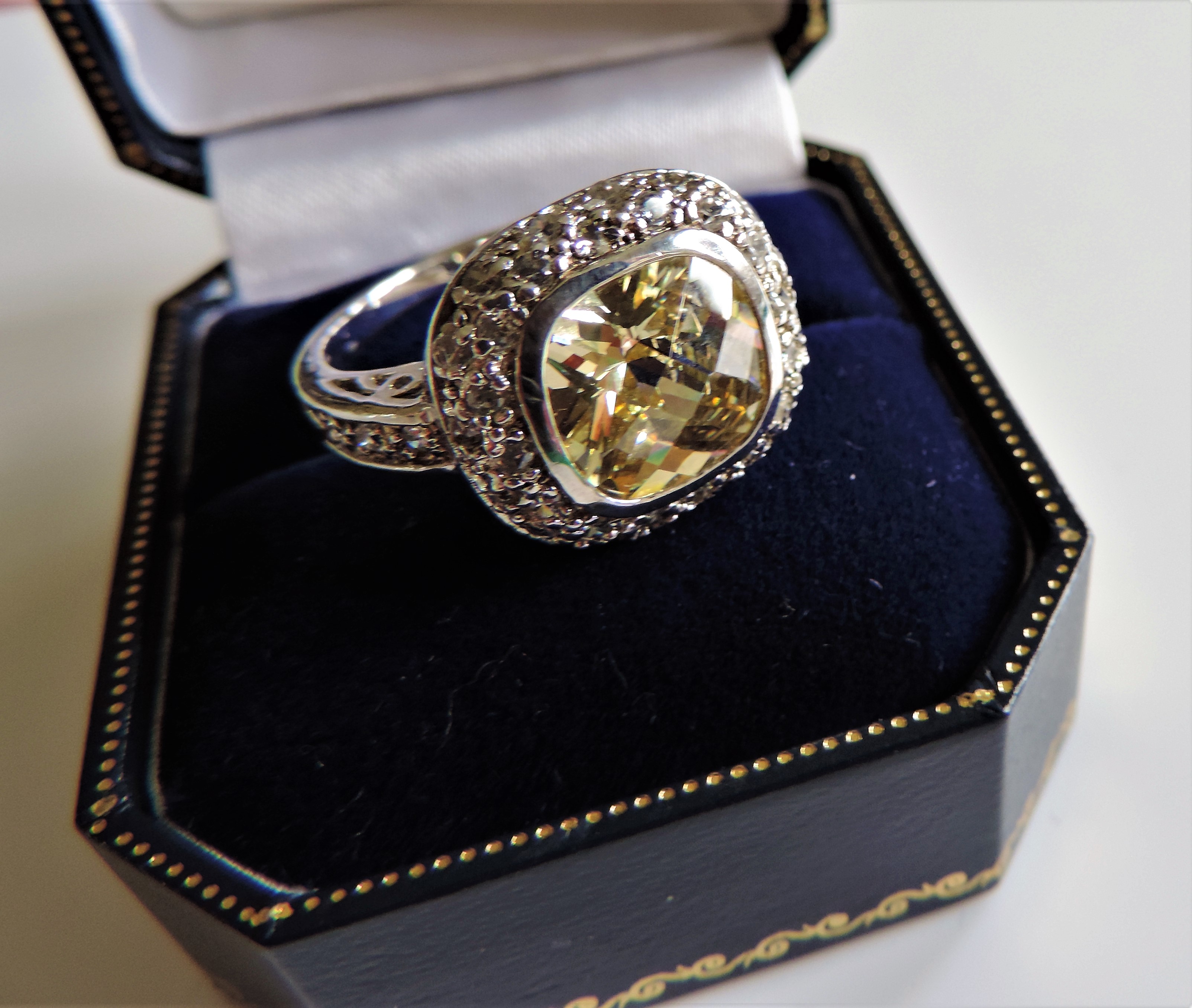 Sterling Silver 6 ct Lemon Citrine & Sapphire Ring New with Gift Box - Image 5 of 5