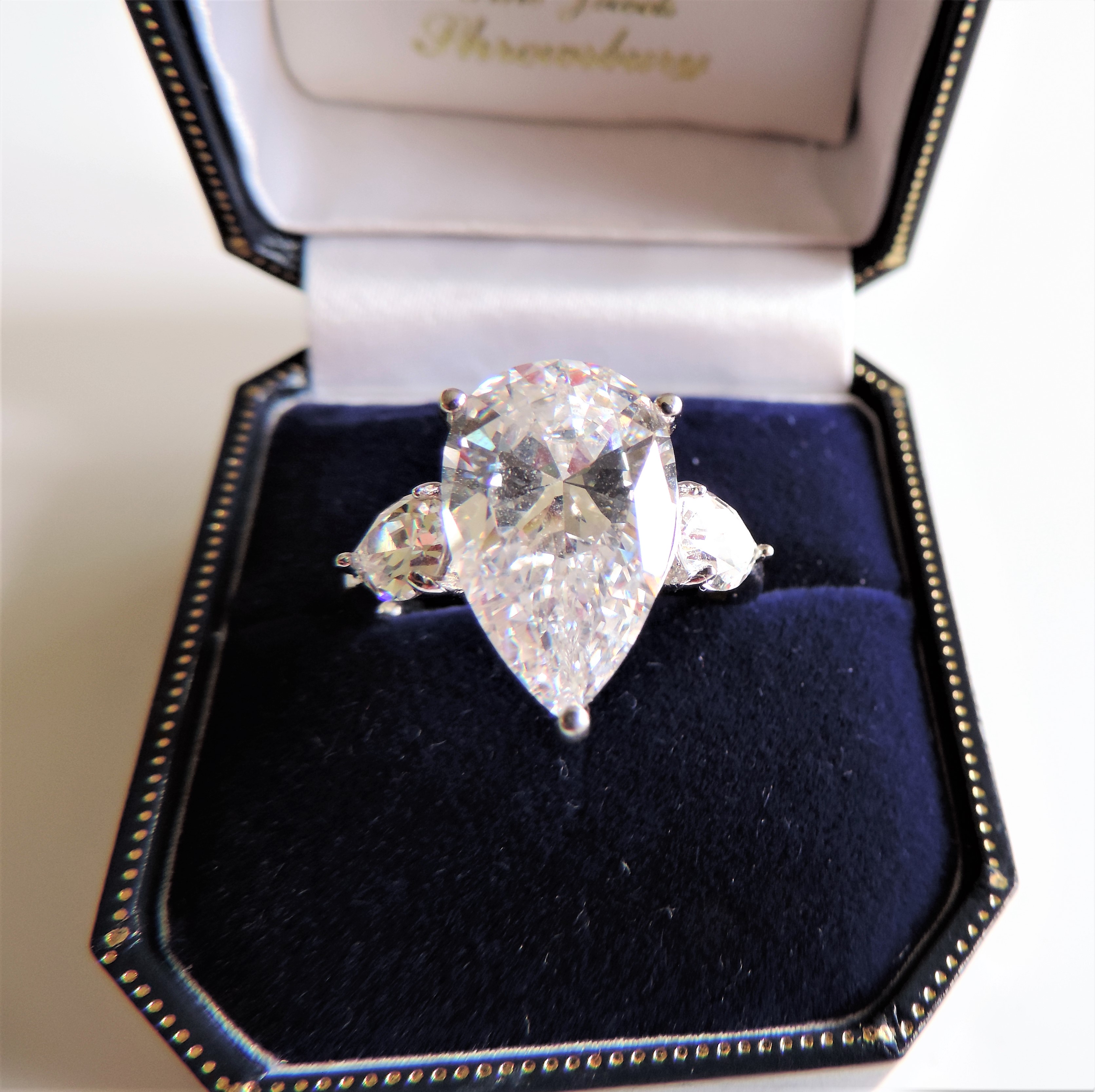 Sterling Silver 7ct Moissanite Ring New with Gift Box - Image 6 of 10