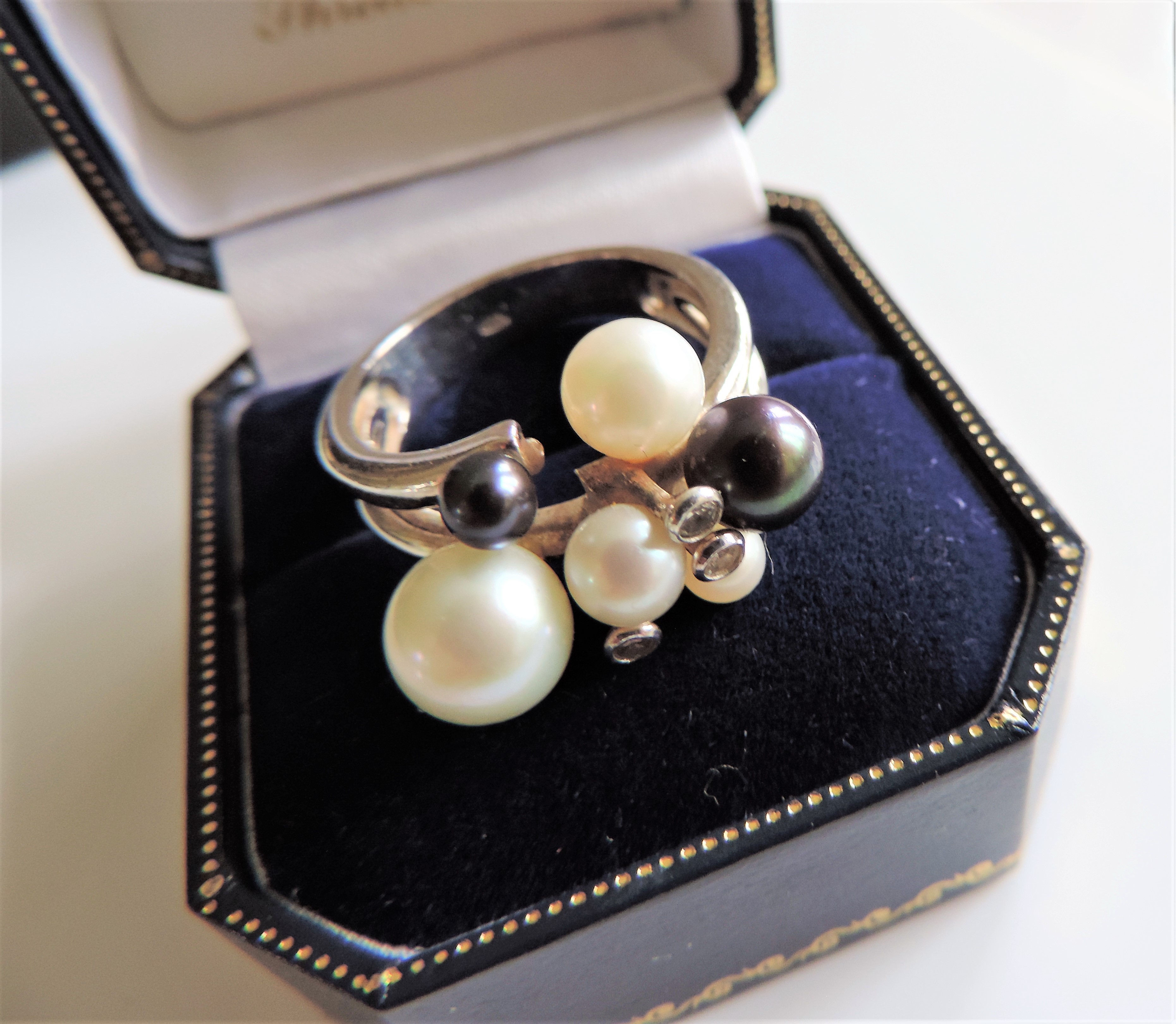 Sterling Silver Cultured Pearl Cluster Ring New with Gift Box - Image 5 of 5