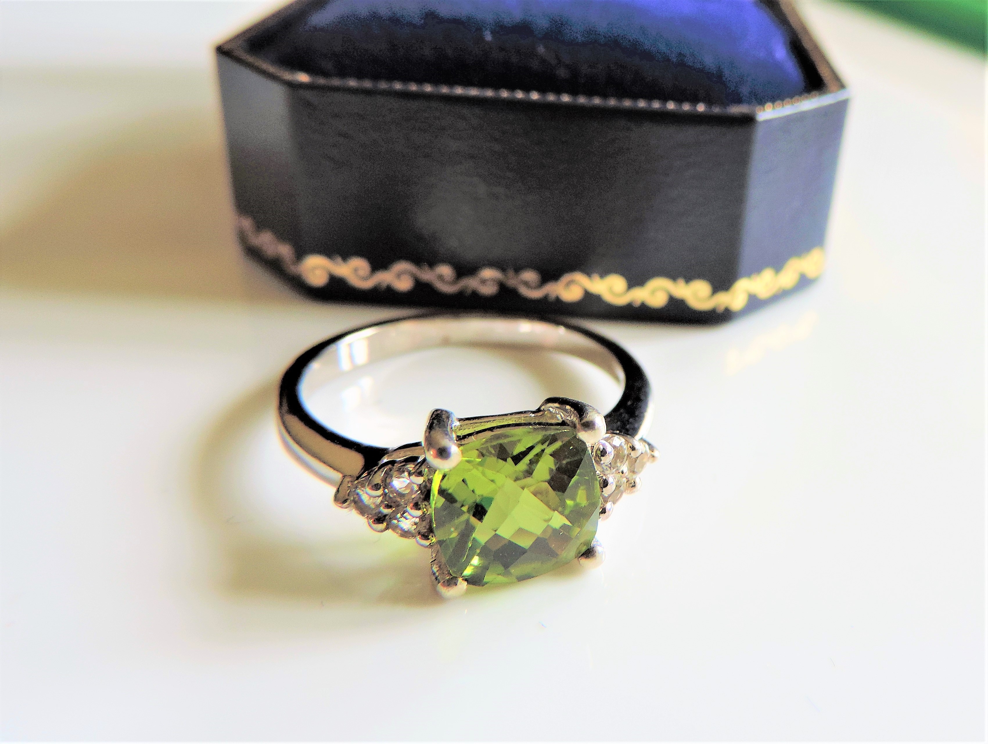 Sterling Silver 2.9 ct Peridot & Sapphire Ring New with Gift Box - Image 3 of 4