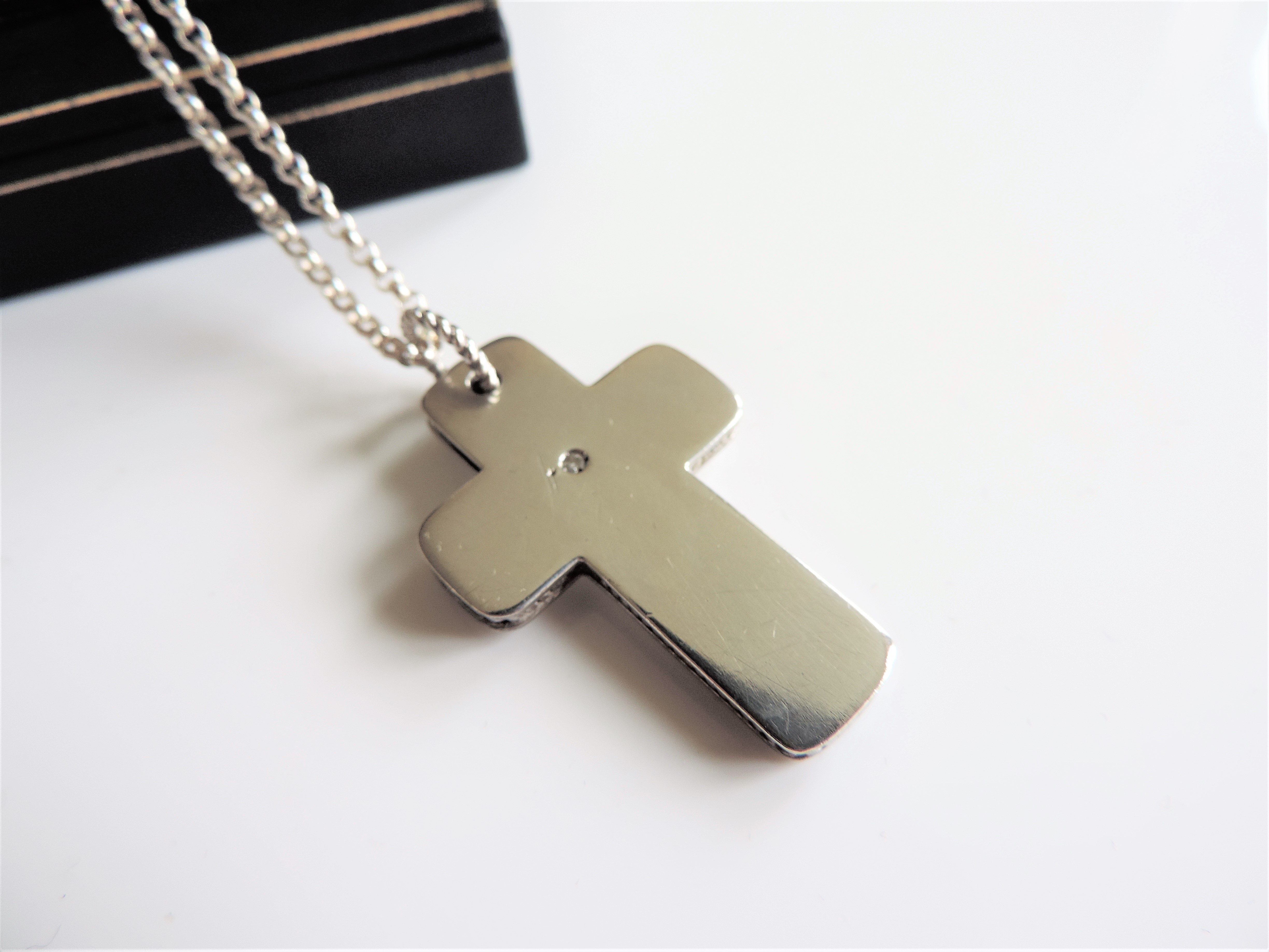 Sterling Silver Hot Diamonds Cross and Chain 17.2 grams - Image 2 of 4