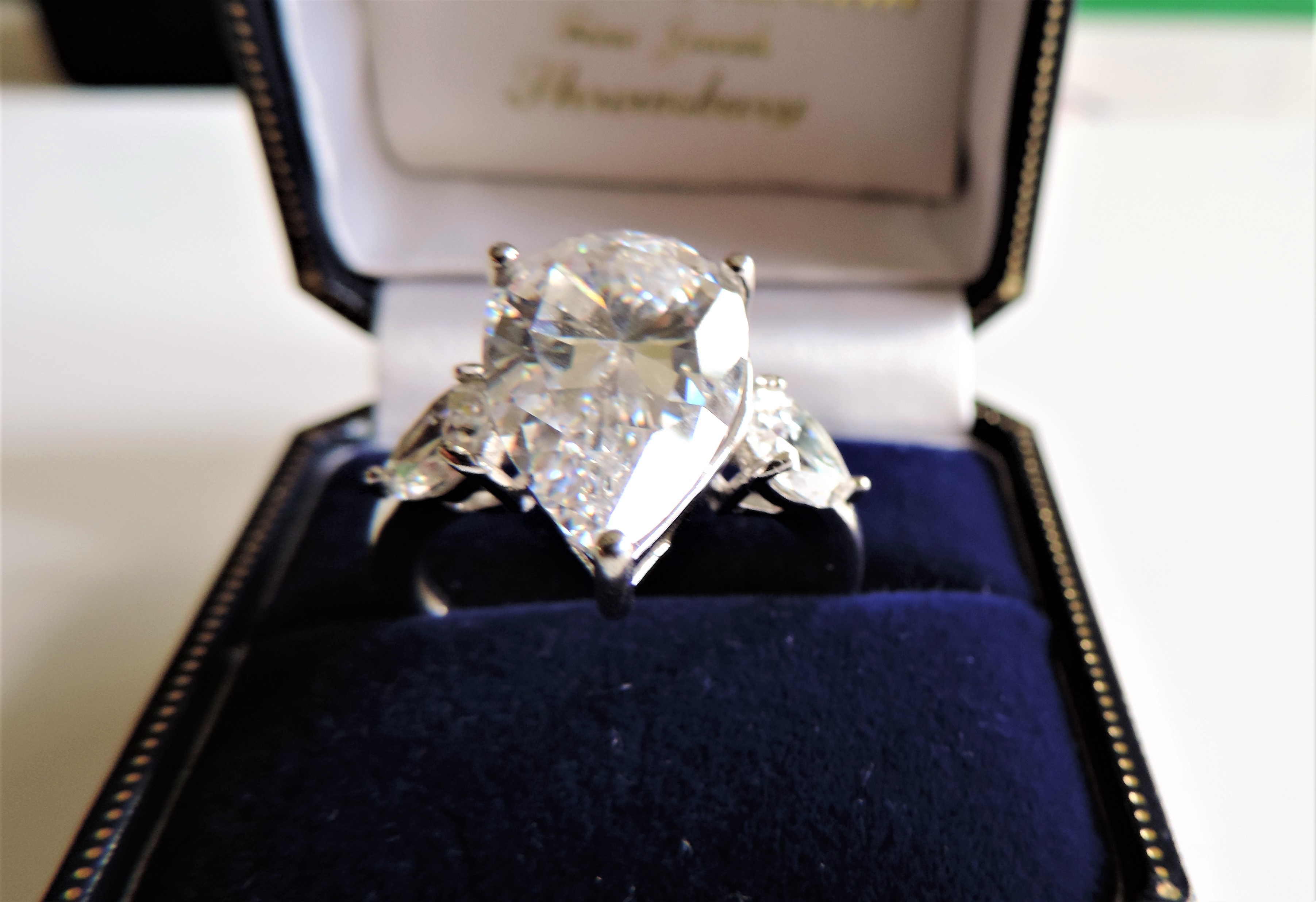 Sterling Silver 7ct Moissanite Ring New with Gift Box - Image 3 of 10