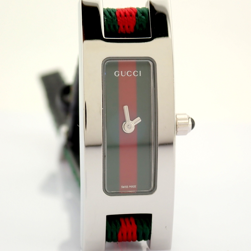 Gucci / 3900L - Lady's Steel Wrist Watch