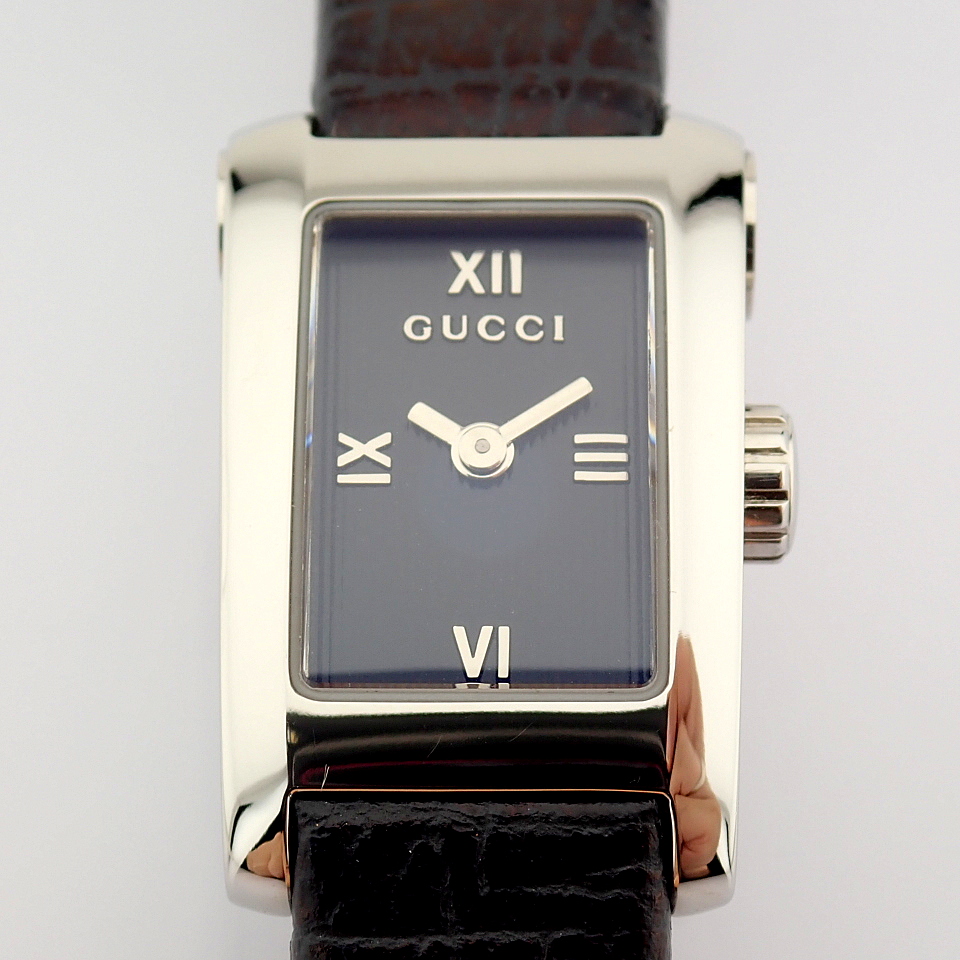 Gucci / 8600L - Lady's Steel Wrist Watch