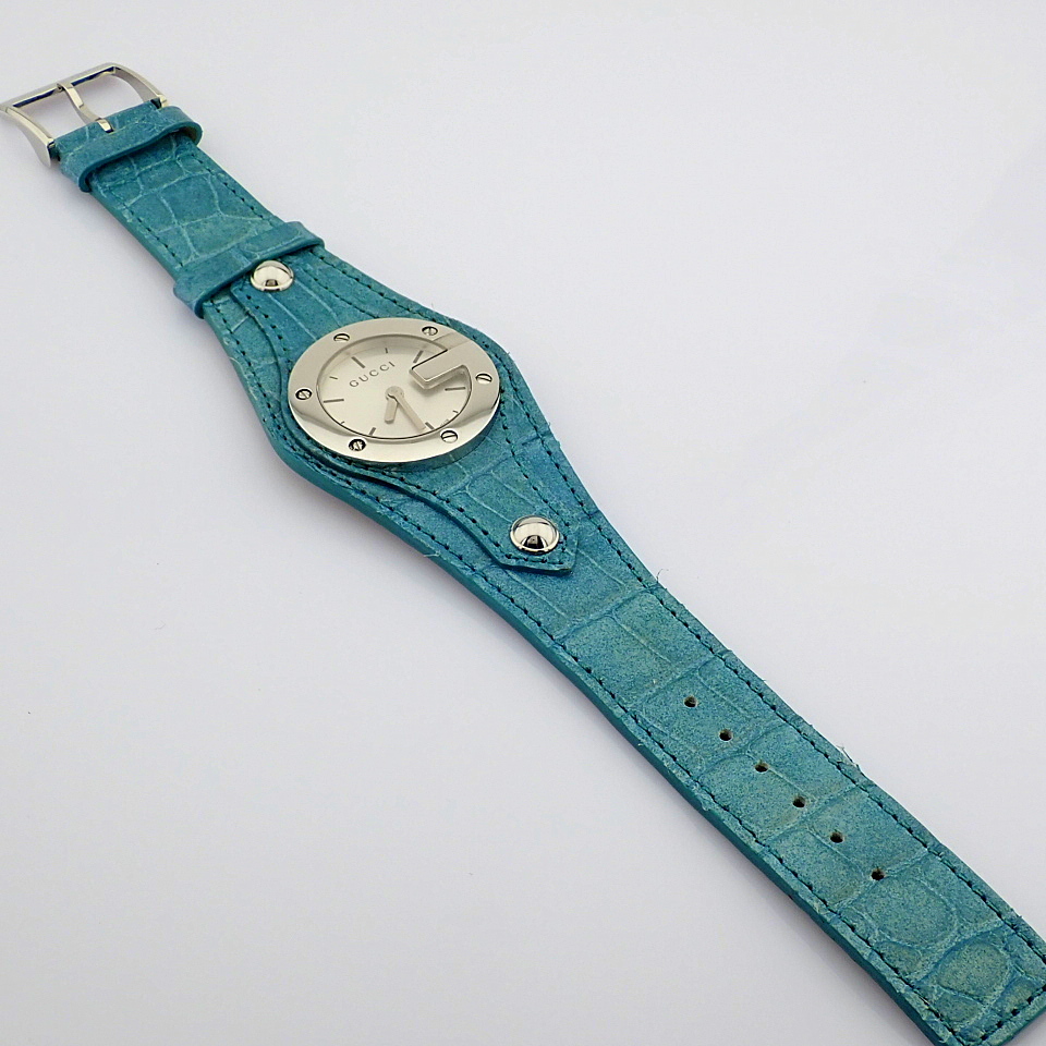 Gucci / 104 - Lady's Steel Wrist Watch - Image 3 of 9