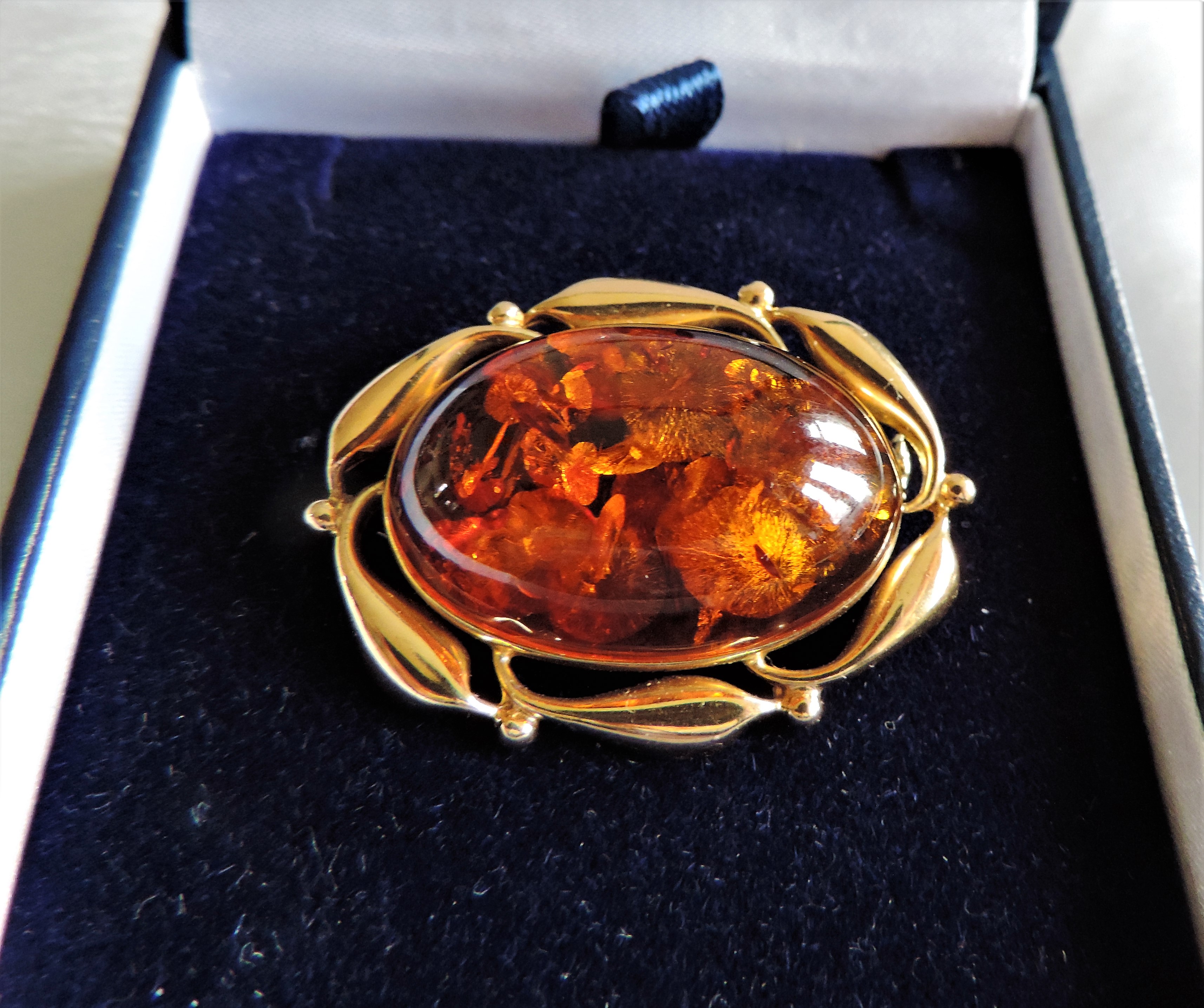 14k Solid Gold Baltic Amber Brooch - Amber 30mm x 20mm