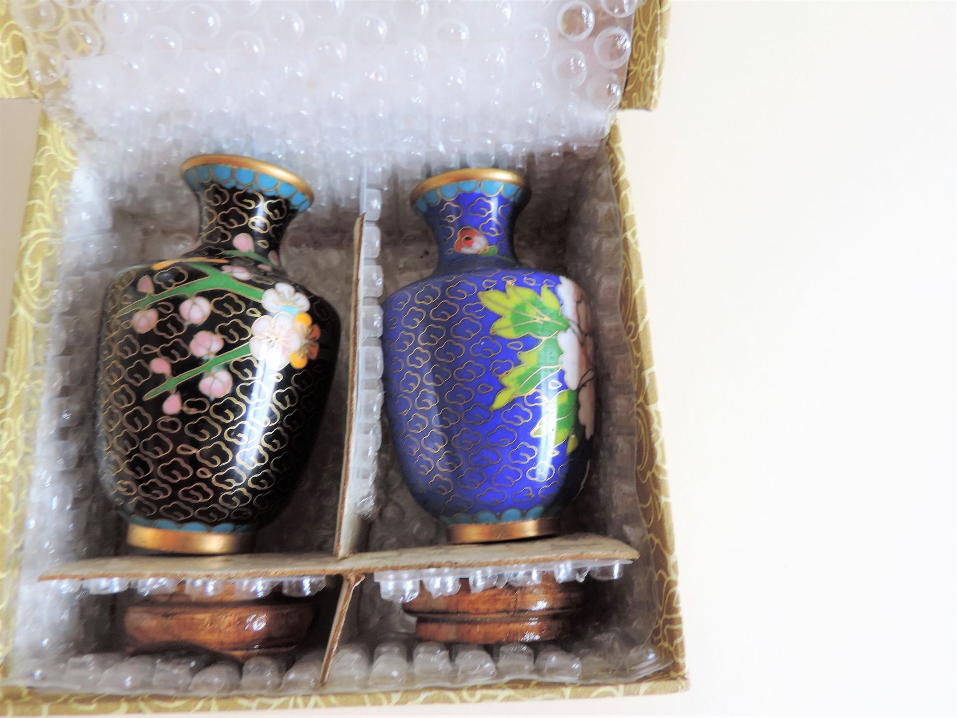 Pair of Vintage Cloisonne Vases - Image 5 of 5