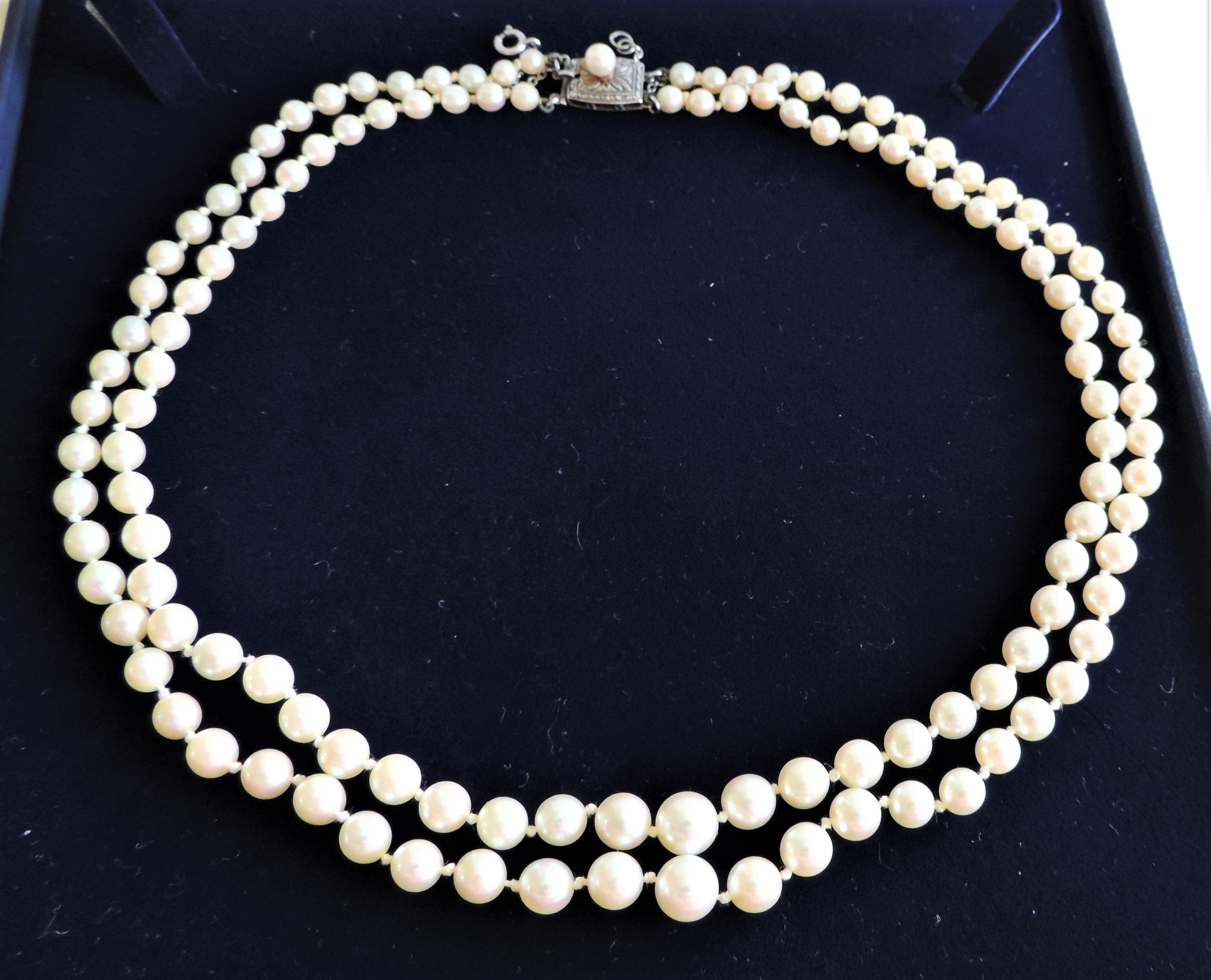 Vintage Cultured Pearl Necklace Silver Clasp 17 inches - Image 6 of 8