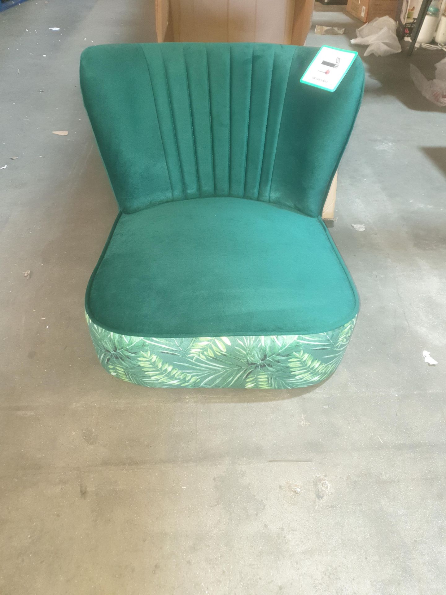 (2N) 1x Jessica Jungle Occasional Chair. Velvet Fabric, Rubberwood Legs. (H72x W60x D70cm). Unit - Image 6 of 9