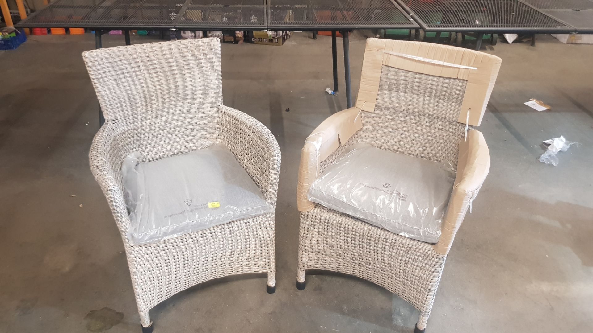 (15) 2x Hartington Florence Collection Rattan Dining Chair With 2x Cushions. (1x In Original Packag - Image 3 of 4