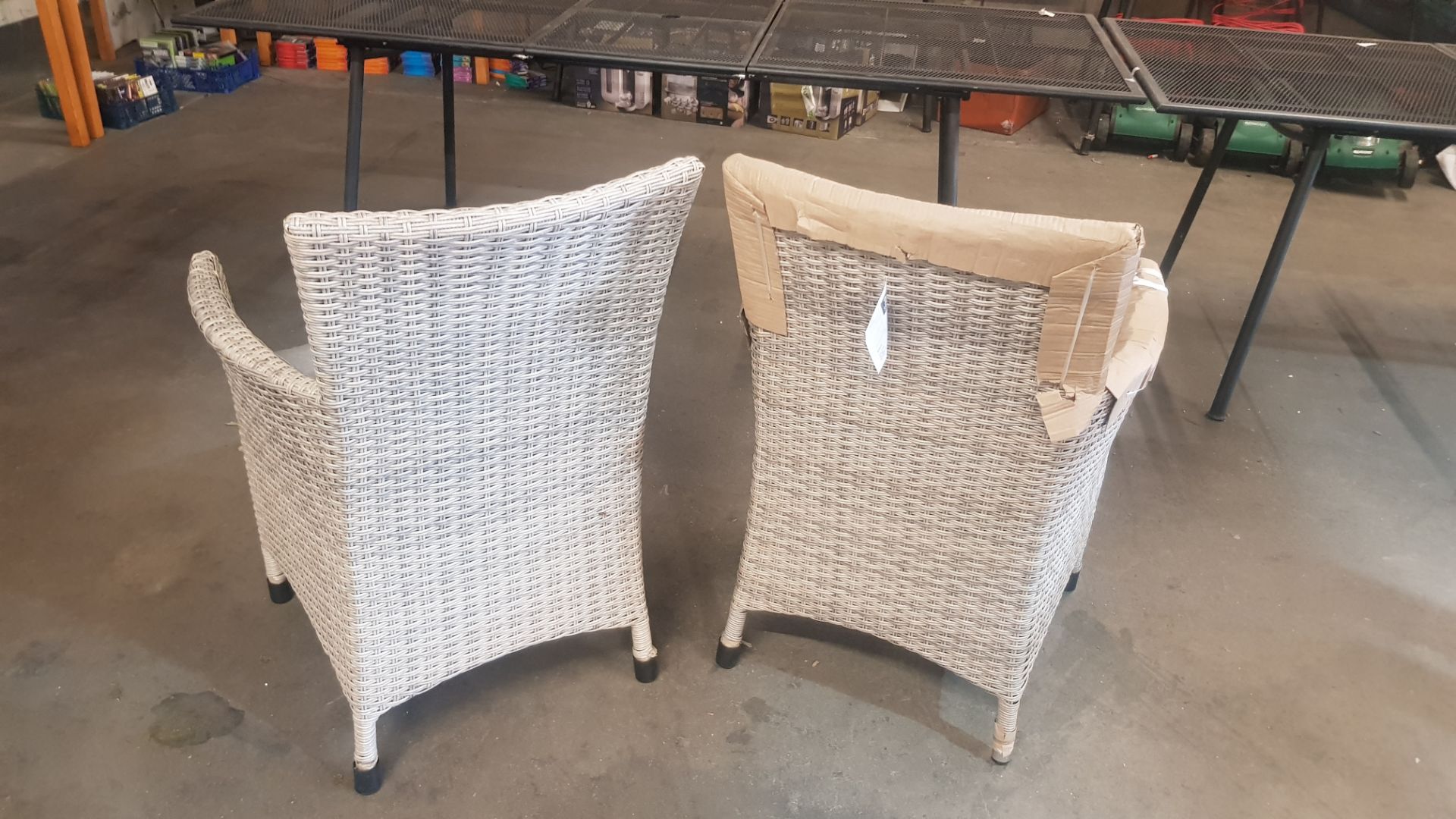 (15) 2x Hartington Florence Collection Rattan Dining Chair With 2x Cushions. (1x In Original Packag - Image 4 of 4