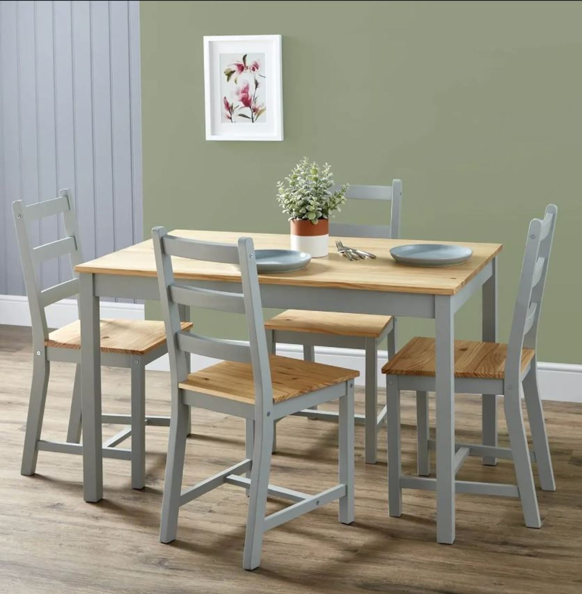 1x Mortimer Pine Dining Set With 4x Chairs RRP £100. Unit Appears Unused, As New. Contents In Ori