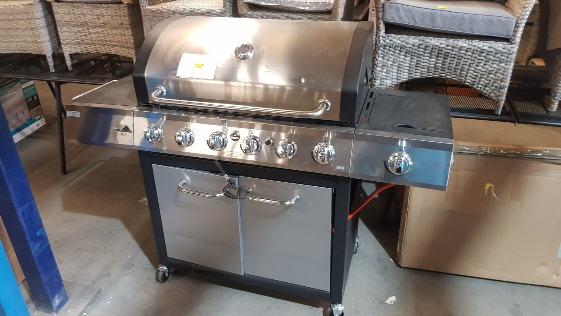 (R15) 1x Texas Stardom 6 Burner gas BBQ RRP £350. Stainless Steel Hood & Control Panel. Temperature