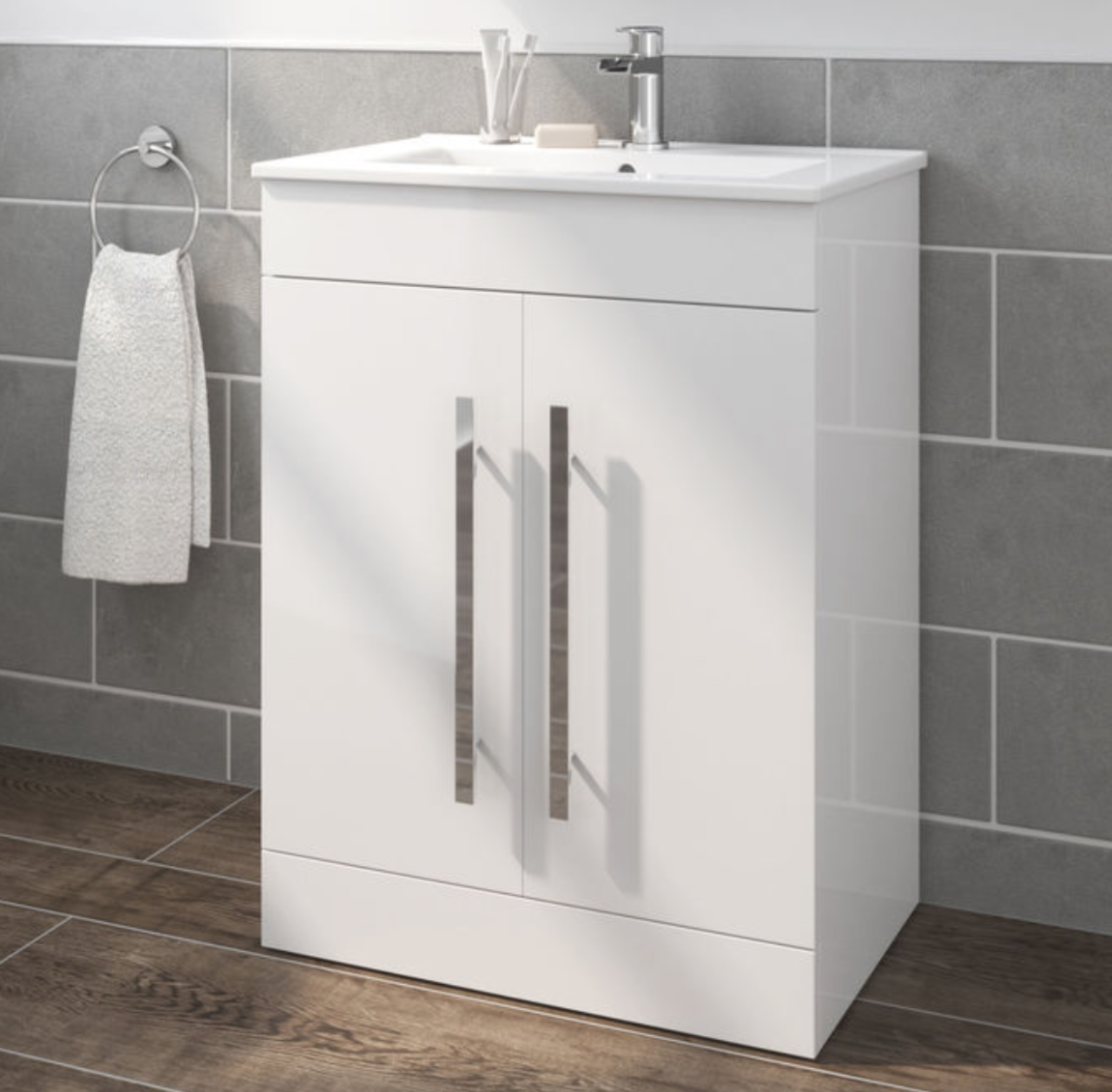 New Boxed 600mm Trent Gloss White Sink Cabinet - Floor Standing. RRP £499.99.Comes Complete Wit...