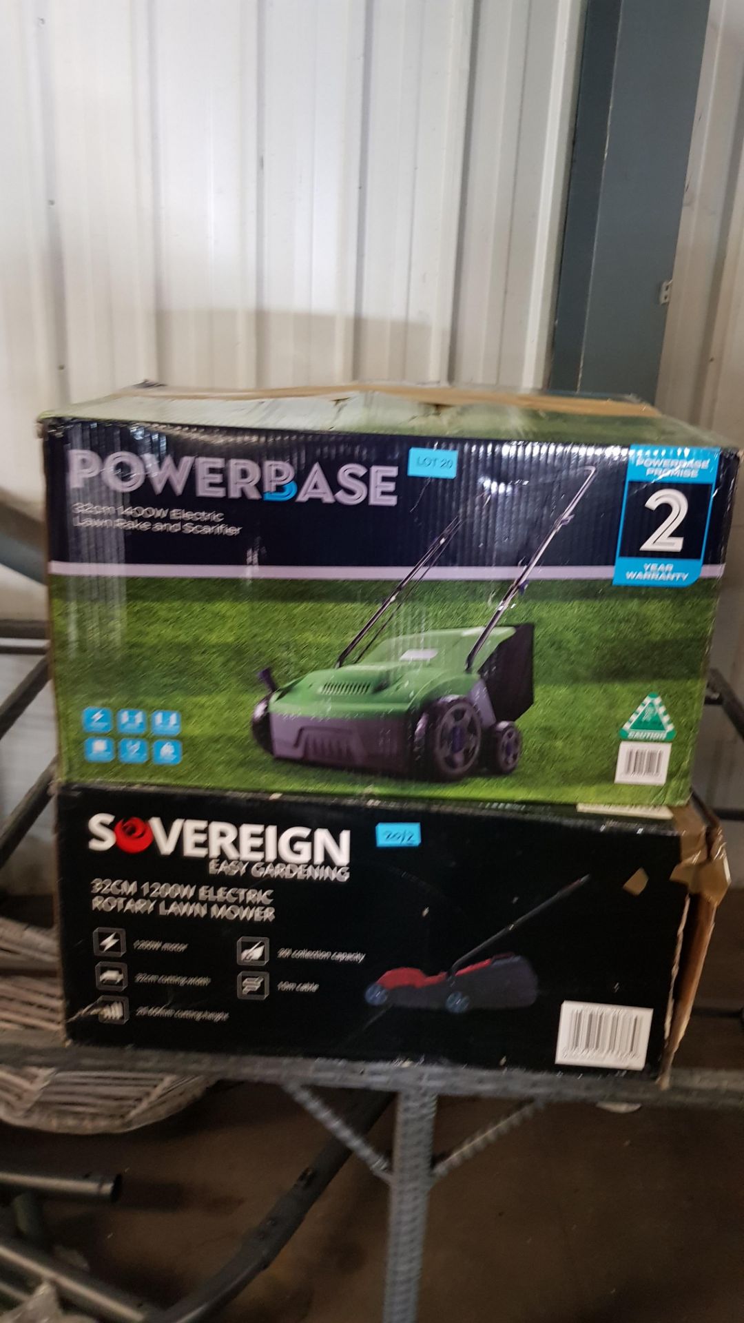 (P9) 2x Items. 1x Powerbase 32cm 1400W Electric Lawn Rake & Scarifier. 1x Sovereign 32cm 1200W Ele - Image 3 of 3