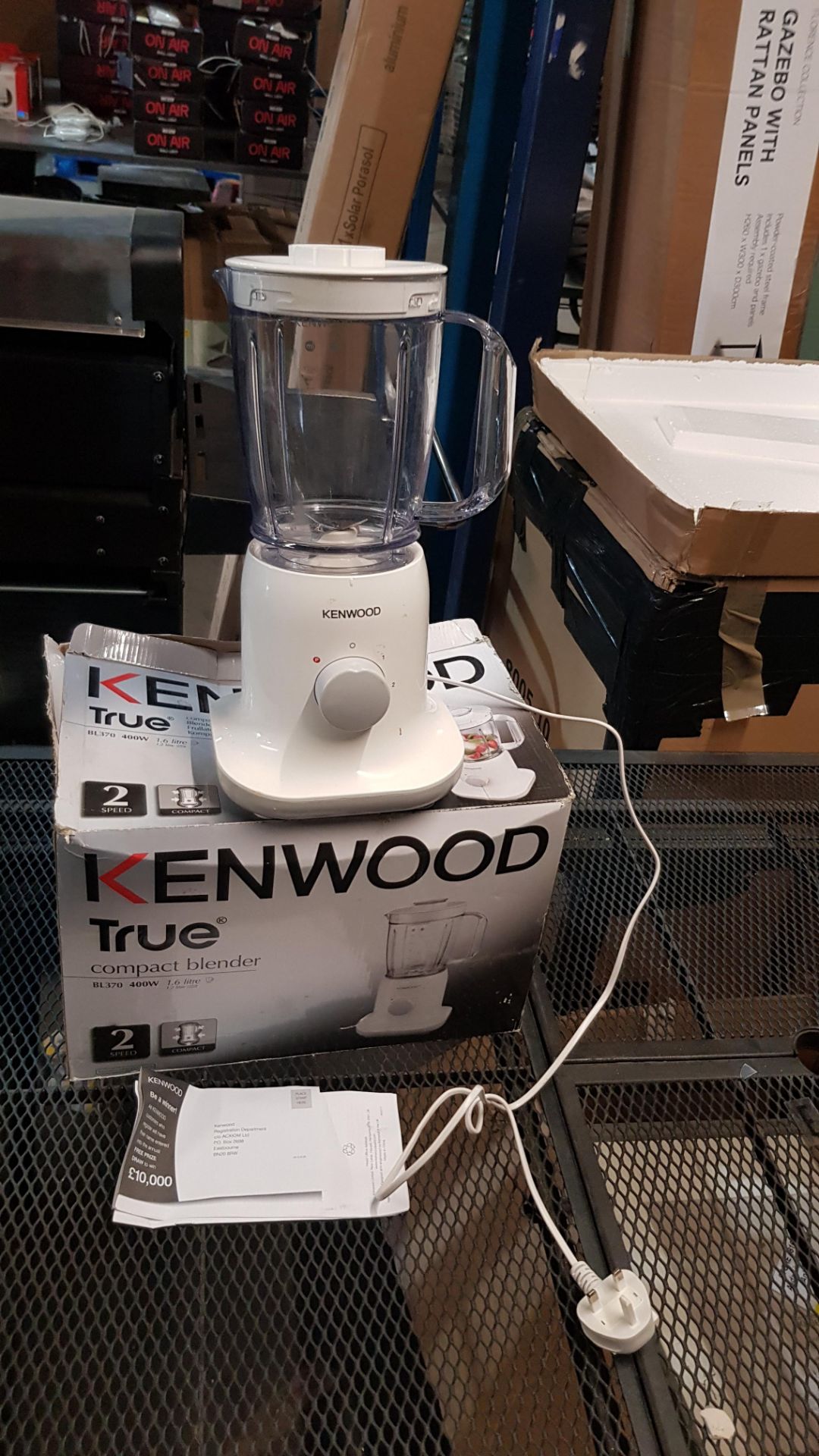 (15) 3x Items. 1x Kenwood True Compact Blender 400W White. 1x GH High Power Glass Blender 400W Chro - Image 6 of 7