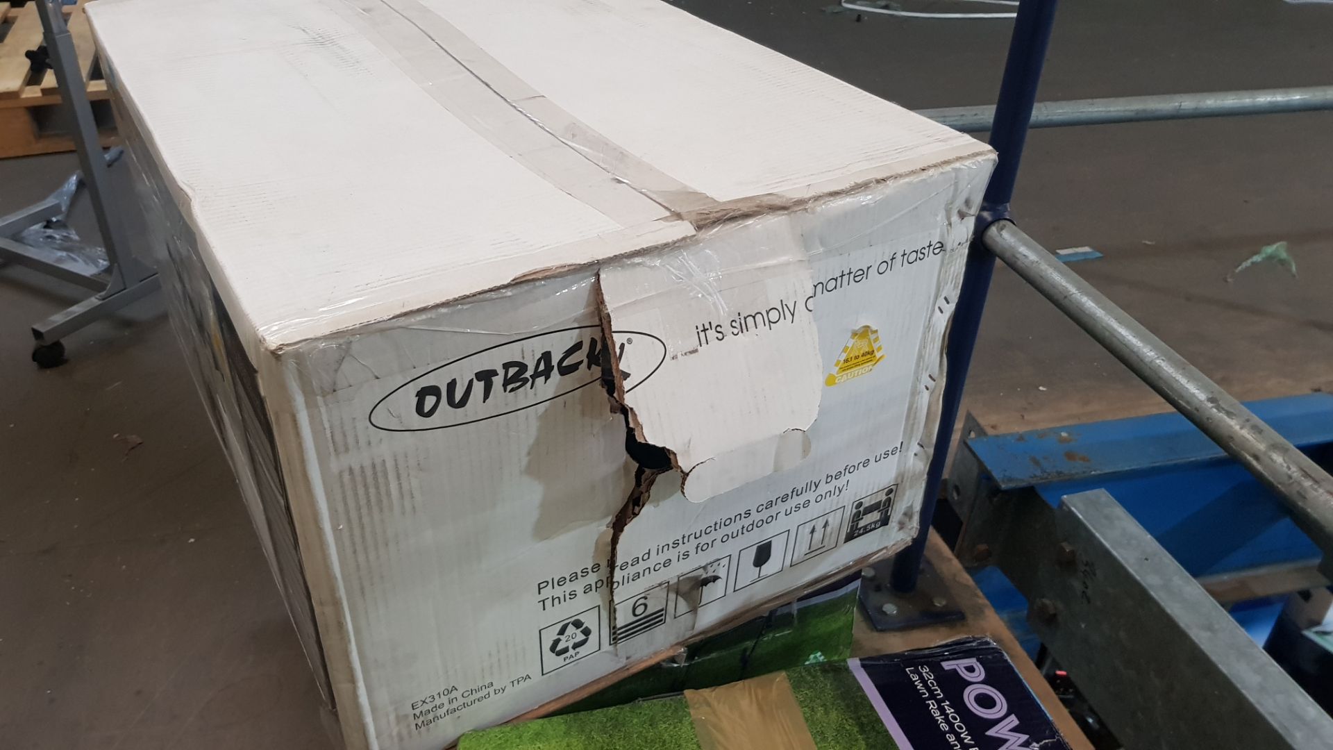 (P6) 1x Outback Excel 310 Gas BBQ Silver RRP £100. New, Sealed Unit, With Damage To Box On One Side - Image 3 of 5