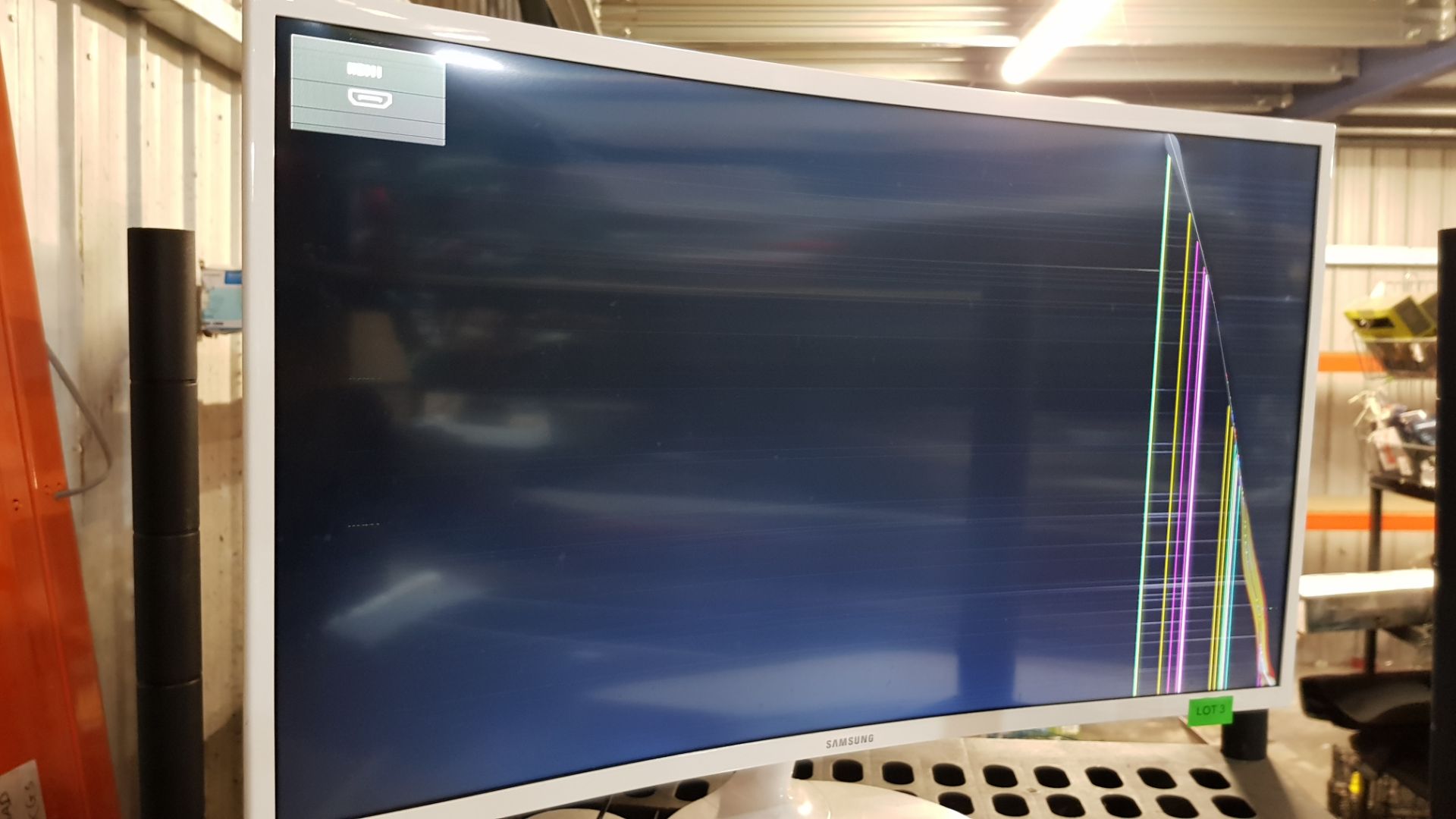 (13A) 1x Samsung Curved Monitor White (LC32F391FWUXEN) Monitor Has Damaged LCD But Still Displays - Image 8 of 8