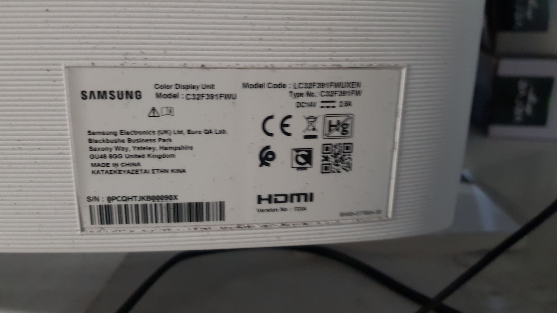 (13A) 1x Samsung Curved Monitor White (LC32F391FWUXEN) Monitor Has Damaged LCD But Still Displays - Image 7 of 8