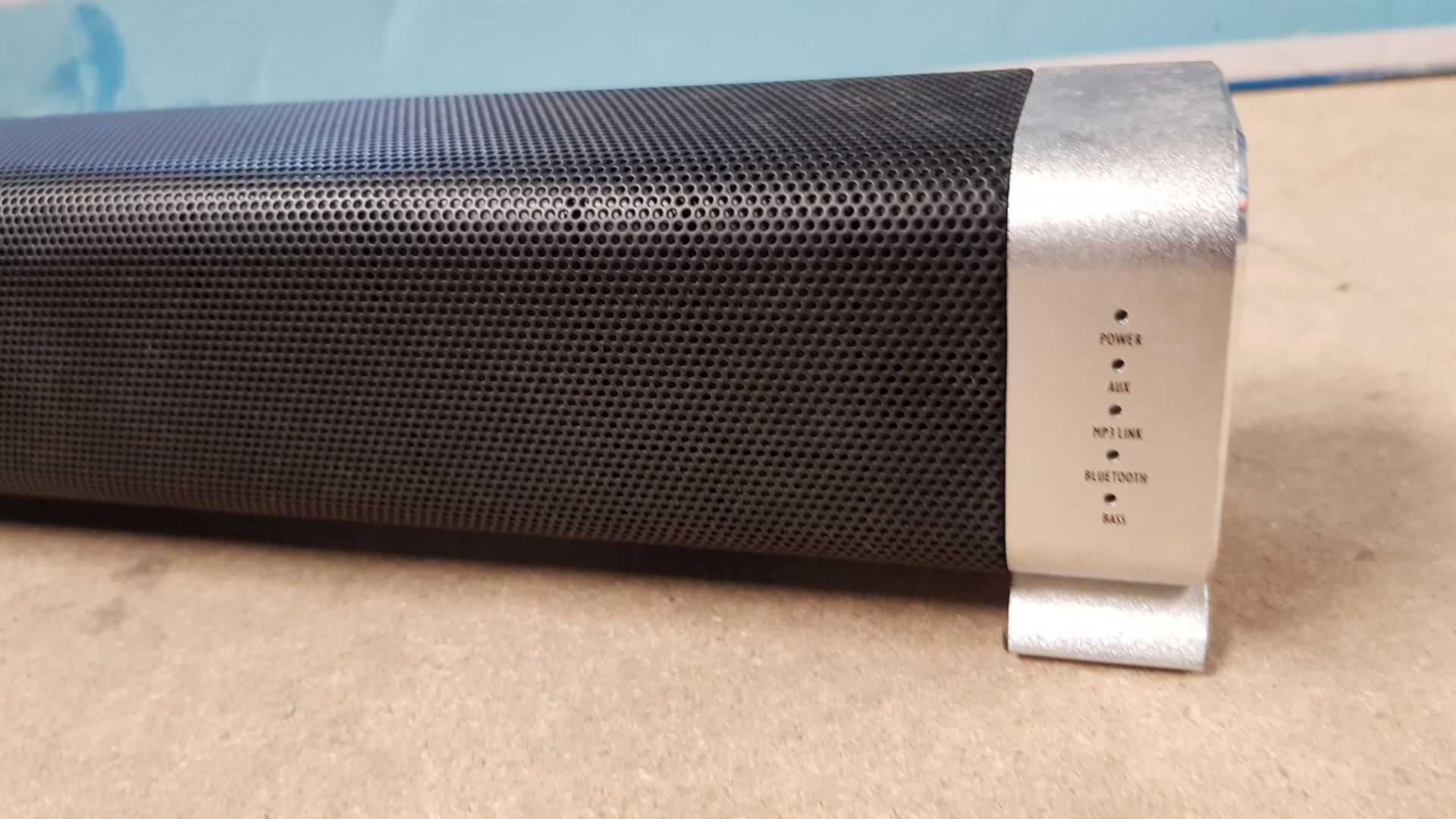 (13A) 1x Polaroid Aluminium Soundbar With Bluetooth & Remote. - Image 8 of 10