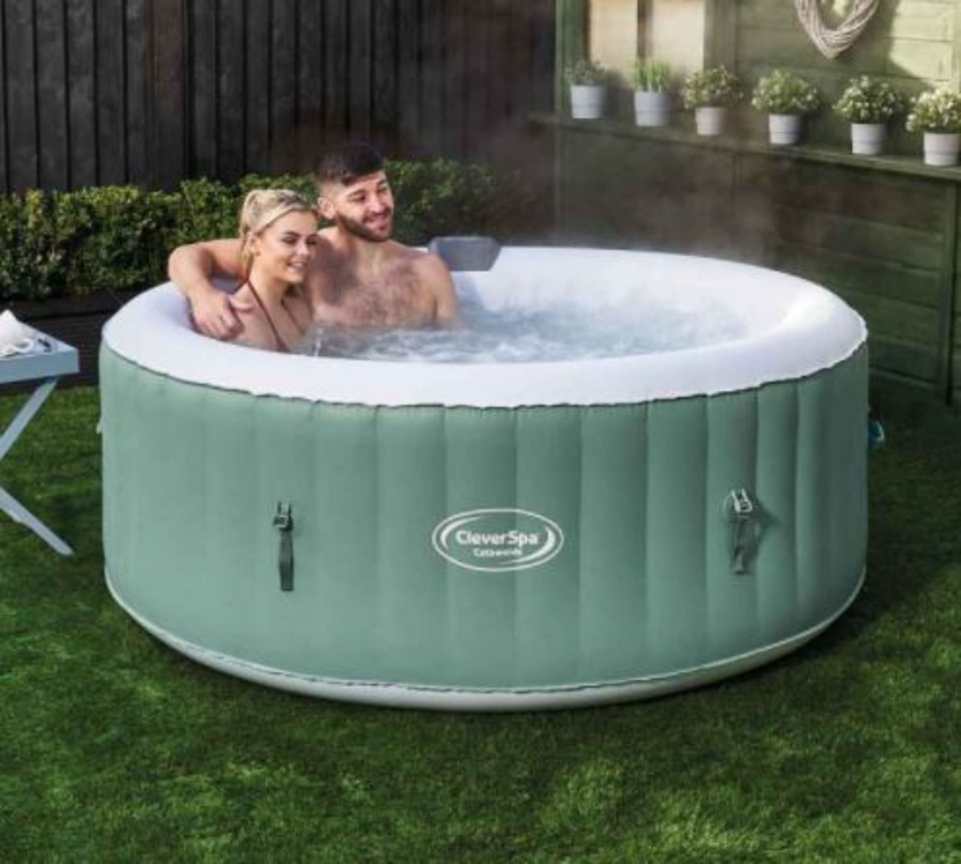 1x CleverSpa Cotswolds RRP £350. 4 Person Hot Tub. Unit Powers On And Inflates. Lot Includes Lid,