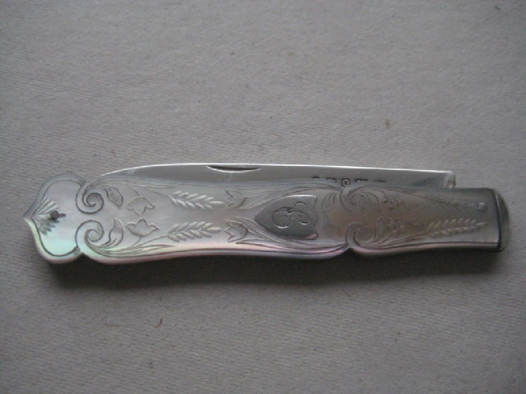 Victorian Mother of Pearl Hafted Silver Bladed Fruit Knife - Image 5 of 8