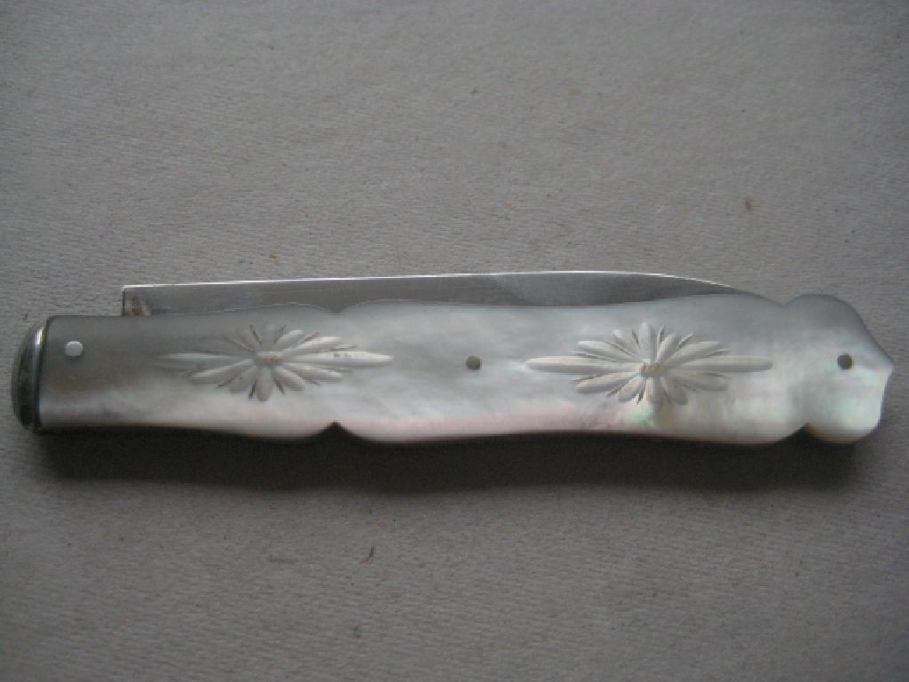 Victorian Mother of Pearl Hafted Silver Bladed Fruit Knife - Image 6 of 8