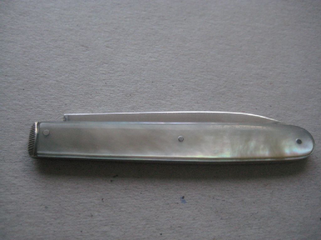 George III Mother of Pearl Hafted Silver Bladed Folding Fruit Knife - Image 8 of 9