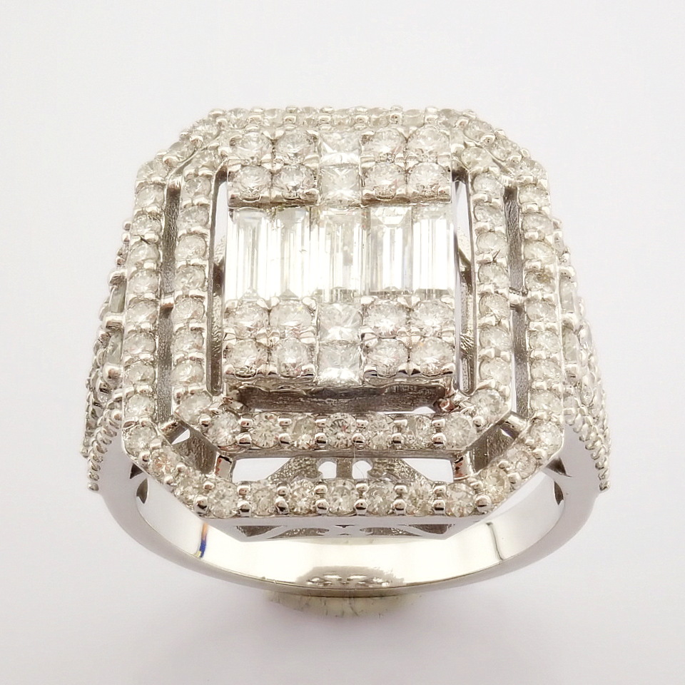 Certificated 14K White Gold Baguette Diamond & Diamond Ring (Total 2.01 Ct. Stone)