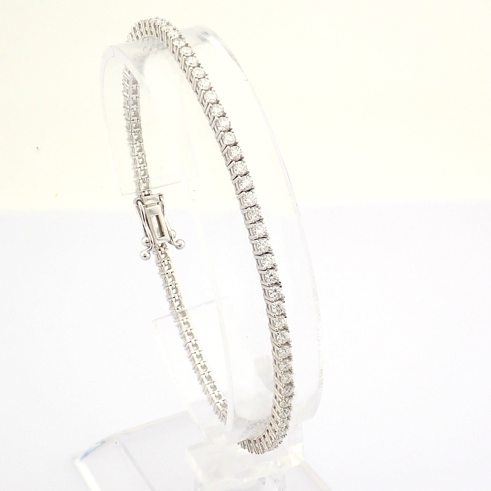 Certificated 14K White Gold Diamond Bracelet (Total 2.3 Ct. Stone) - Image 10 of 11