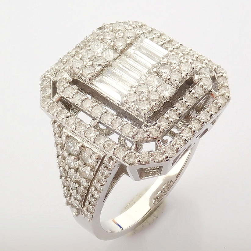 Certificated 14K White Gold Baguette Diamond & Diamond Ring (Total 2.01 Ct. Stone) - Image 2 of 7