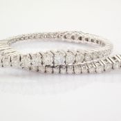 Certificated 14K White Gold Diamond Bracelet (Total 3.9 Ct. Stone)