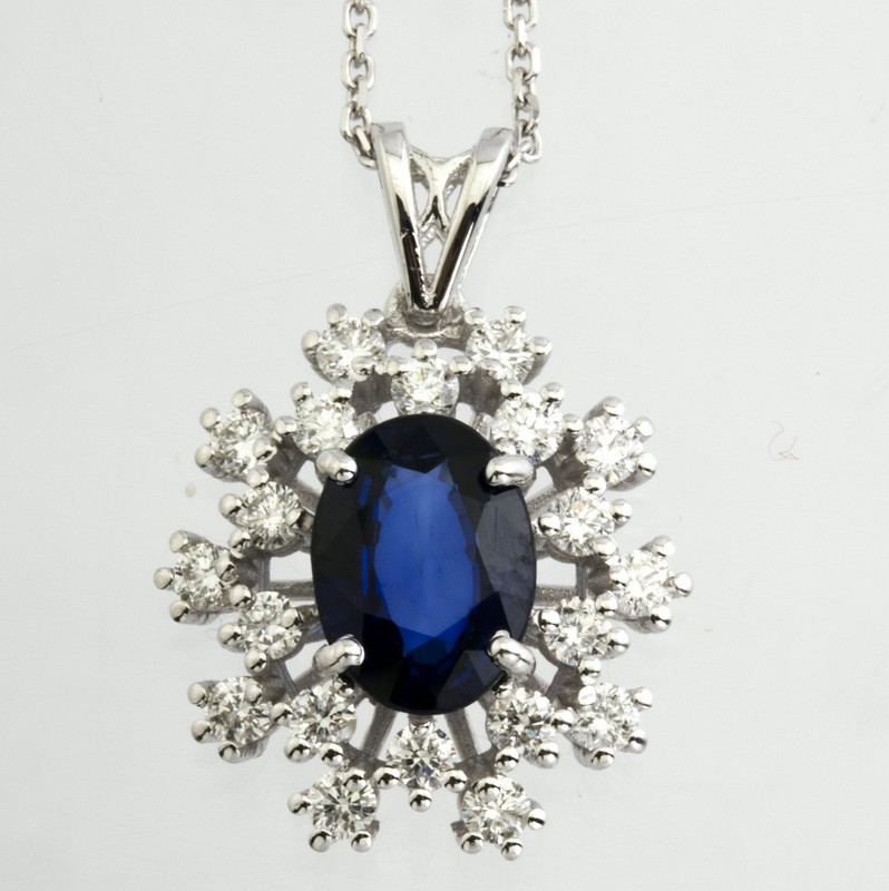 18K White Gold Diamond & Sapphire Pendant - Image 5 of 9