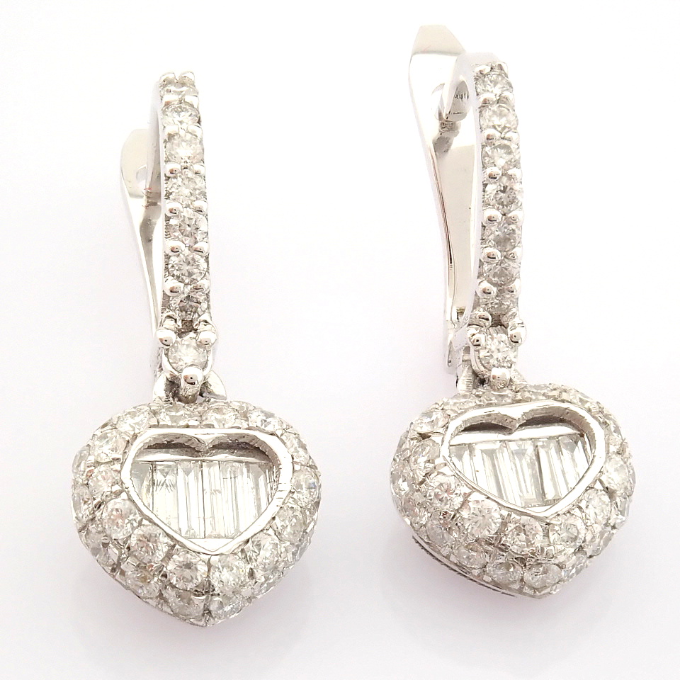 Certificated 14K White Gold Diamond Earring (Total 0.59 Ct. Stone) - Image 2 of 8