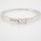 Certificated 14K White Gold Diamond Ring (Total 0.06 Ct. Stone)