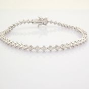 Certificated 14K White Gold Diamond Bracelet (Total 1.31 Ct. Stone)