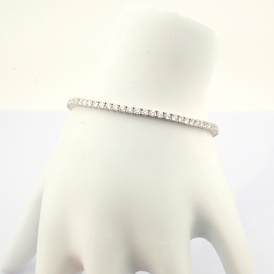 Certificated 14K White Gold Diamond Bracelet (Total 4.15 Ct. Stone) - Image 4 of 14