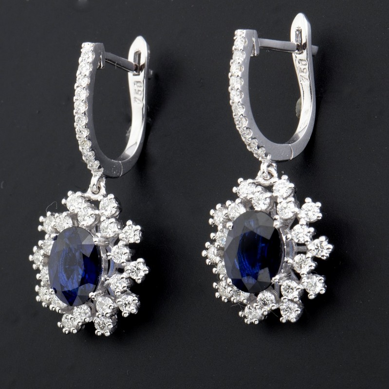 18K White Gold Diamond & Sapphire Earring - Image 2 of 5