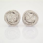 Certificated 14k White Gold Diamond Earring (Total 0.64 Ct. Stone)