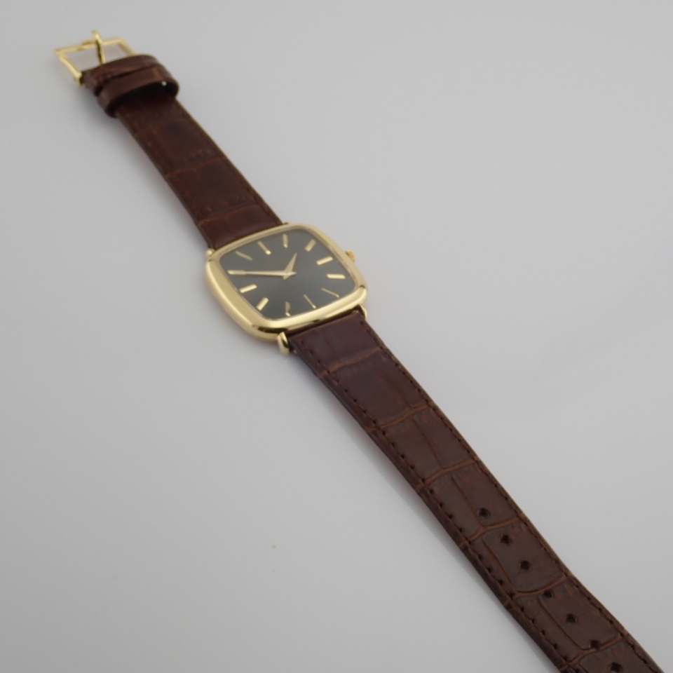 Piaget / 18K - Gentlemen's Yellow gold Wrist Watch - Image 4 of 9