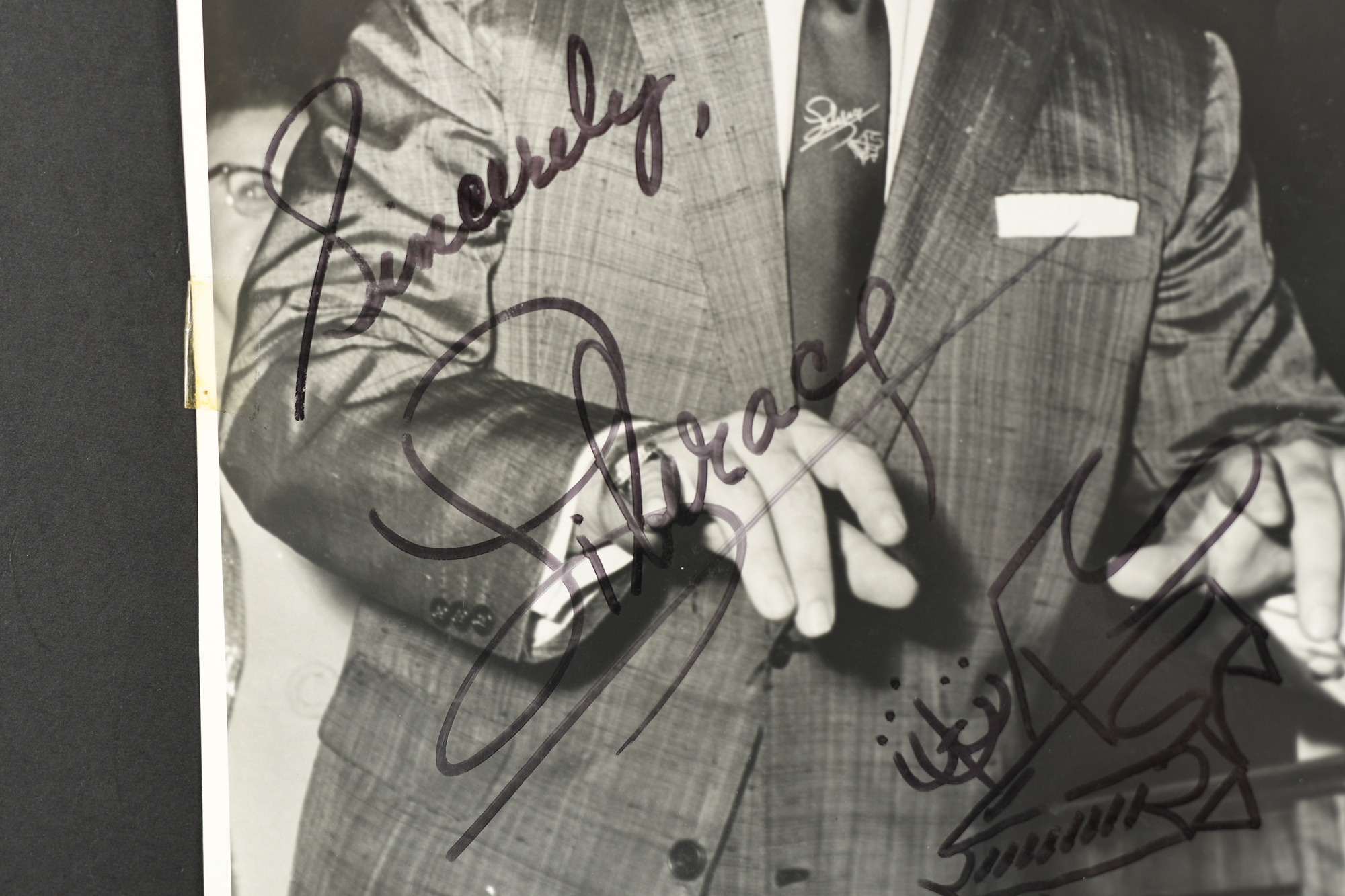 LIBERACE (1919-1987) Original signature - Image 2 of 3