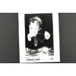 BELINDA CARLISLE Original signature