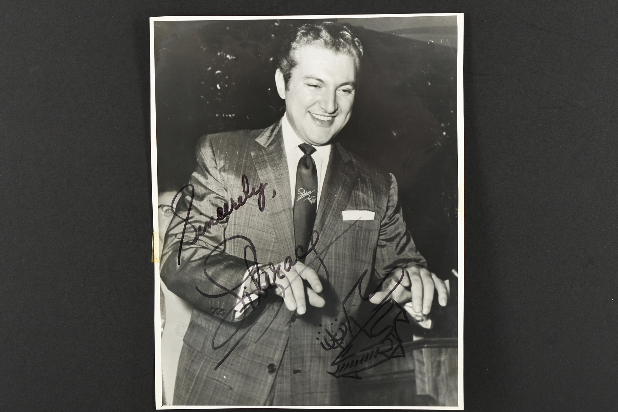 LIBERACE (1919-1987) Original signature